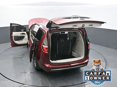 Used 2023 Chrysler Pacifica Touring-L AWD/4WD image 70