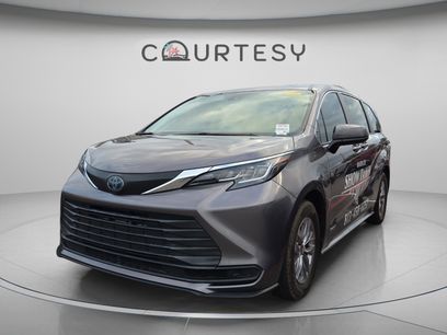 Used 2021 Toyota Sienna LE w/ LE Plus Package