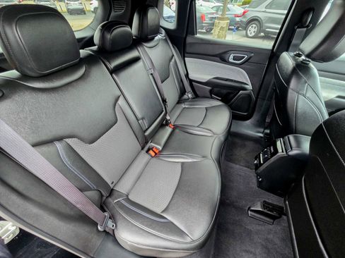 Used 2024 Jeep Compass Latitude image 29