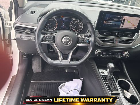 Used 2023 Nissan Altima 2.5 SL AWD/4WD image 14