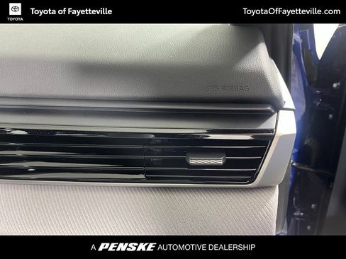 Used 2026 Toyota Camry SE w/ Convenience Package FWD image 10
