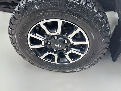 Used 2020 Toyota Tundra SR5 w/ TRD Off-Road Package AWD/4WD image 9