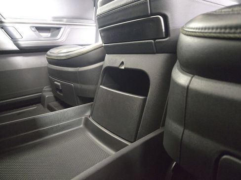 Used 2025 Rivian R1S Adventure image 33