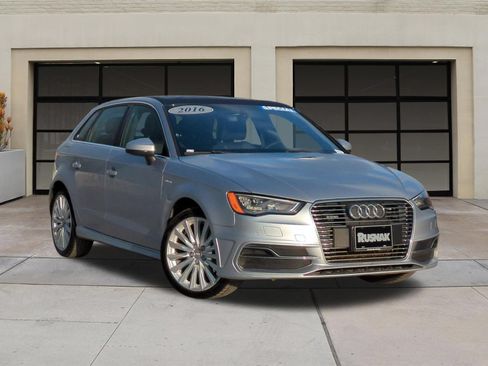 Used 2016 Audi A3 e-tron Premium Plus w/ Premium Plus Package FWD image 33