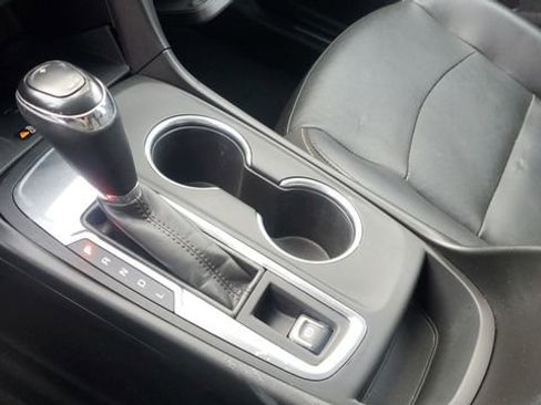 Used 2018 Chevrolet Equinox Premier image 16