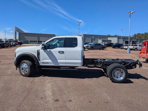 New 2025 Ford F450 XLT w/ XLT Value Package image 5