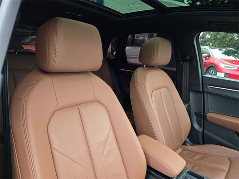 Used 2021 Audi Q3 2.0T Premium Plus w/ Premium Plus Package image 13