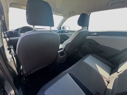 Certified 2023 Volkswagen Taos S FWD image 23