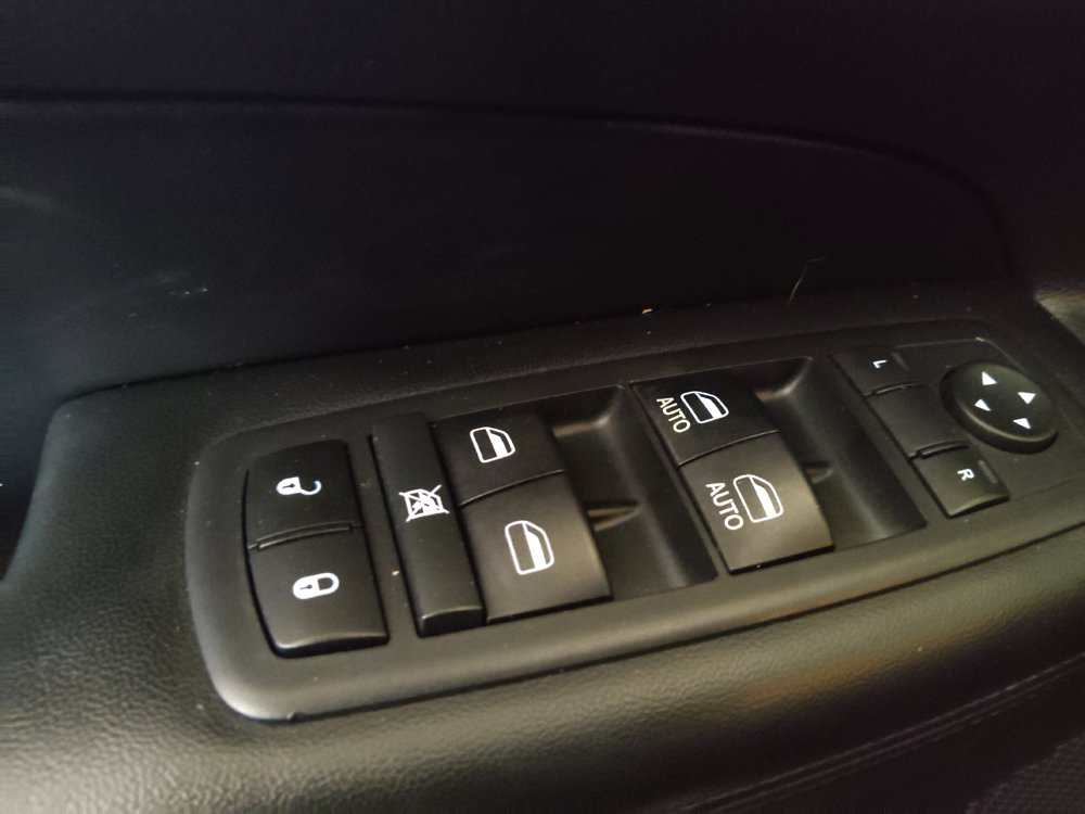 Used 2018 Jeep Grand Cherokee Altitude AWD/4WD image 27
