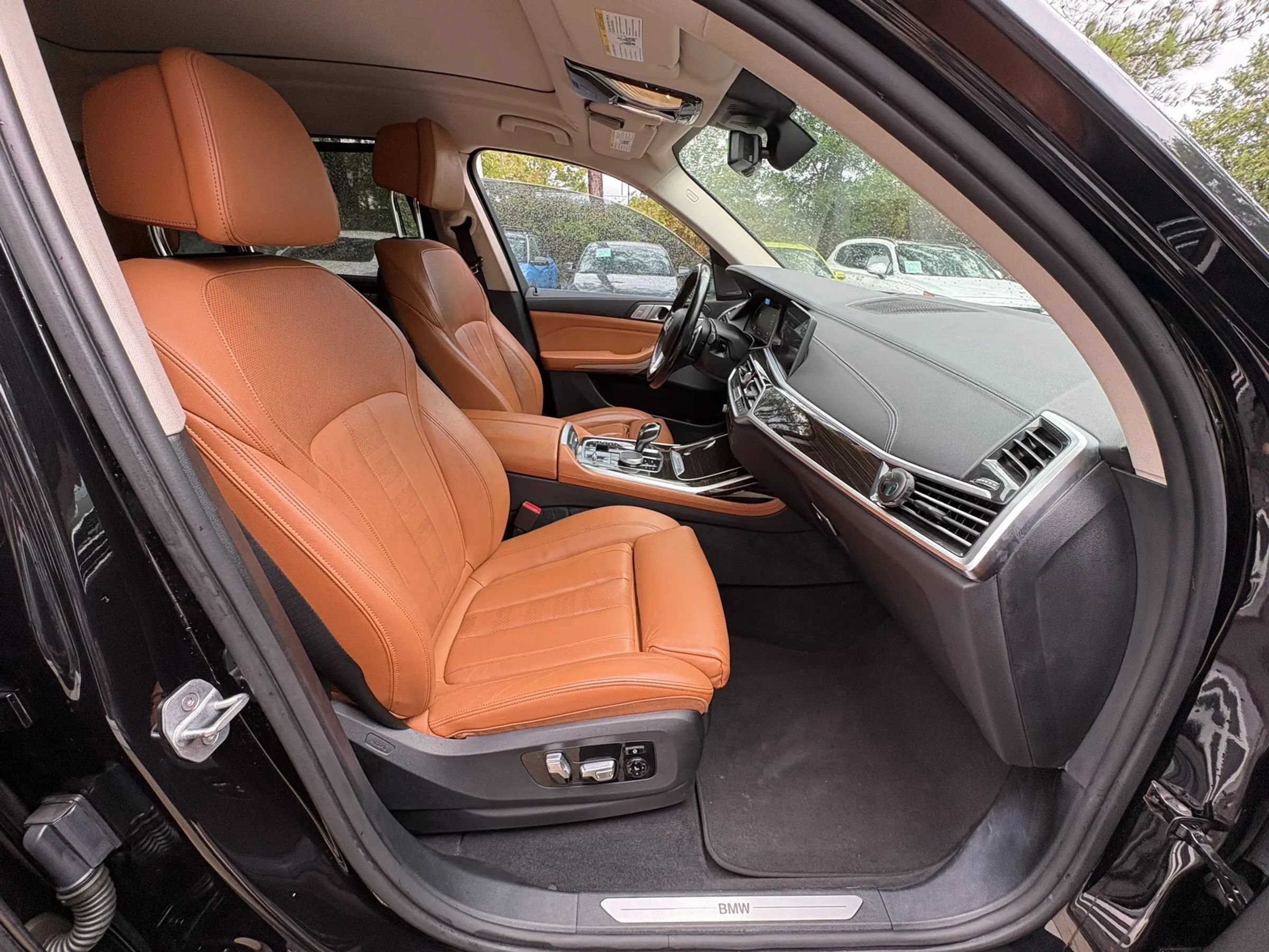 Used 2019 BMW X7 xDrive50i w/ Premium Package AWD/4WD image 10