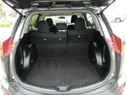 Used 2015 Toyota RAV4 XLE FWD image 10