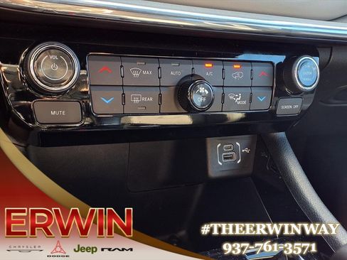 Certified 2024 Jeep Compass Limited image 21