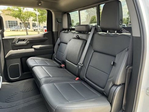 Used 2025 Chevrolet Silverado 1500 LTZ AWD/4WD image 28