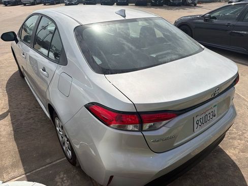 Used 2025 Toyota Corolla LE FWD image 4