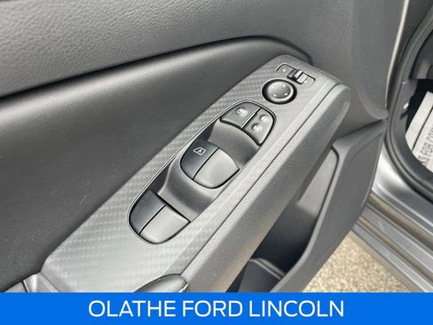 Used 2025 Nissan Altima 2.5 SV FWD image 12