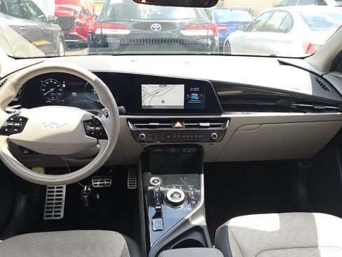 Certified 2023 Kia Niro Wave FWD image 14