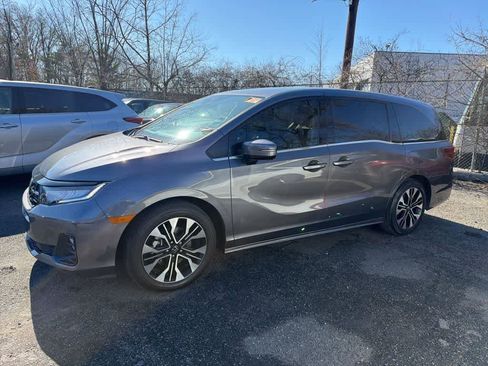 Used 2025 Honda Odyssey Elite image 4