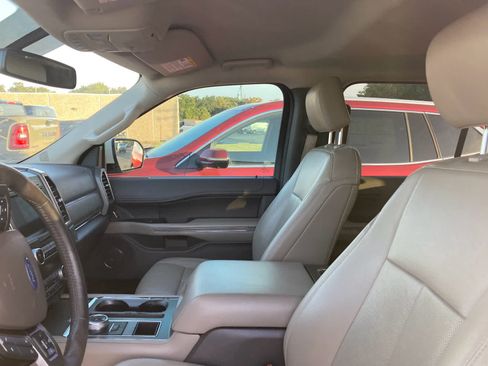 Used 2019 Ford Expedition XLT w/ Equipment Group 202A RWD image 15