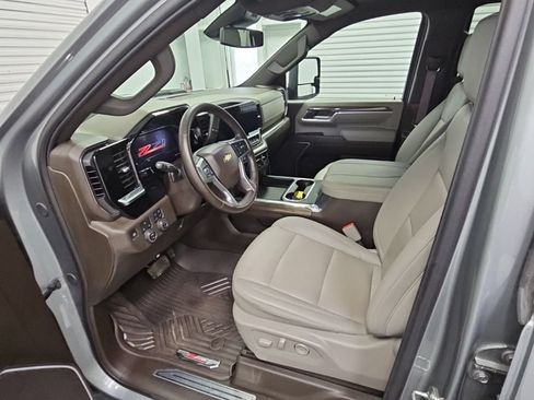Used 2024 Chevrolet Silverado 2500 LT w/ Texas Edition AWD/4WD image 11