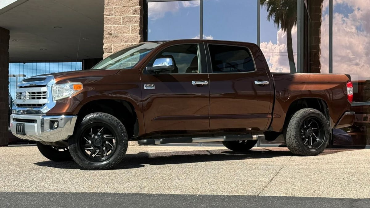 Used 2015 Toyota Tundra 1794 Edition AWD/4WD image 3