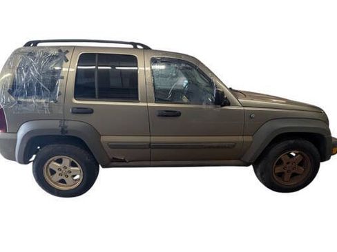 Used 2007 Jeep Liberty Sport AWD/4WD image 7