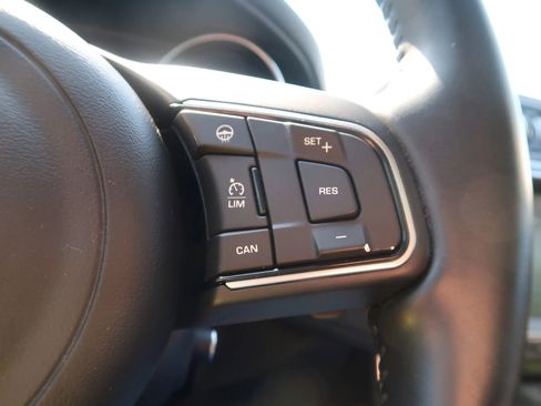 Used 2017 Jaguar XE First Edition image 38