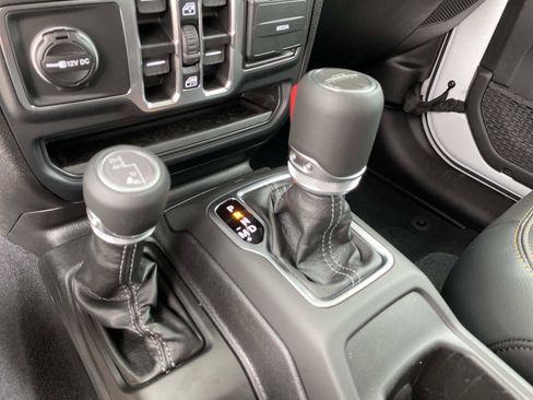 New 2026 Jeep Gladiator Sport AWD/4WD image 15