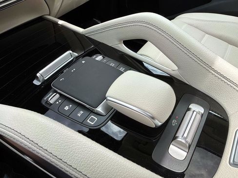 Certified 2026 Mercedes-Benz GLS 450 4MATIC image 30
