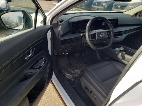 Used 2025 Nissan Murano SV image 14