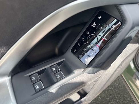 New 2026 Audi SQ5 Prestige AWD/4WD image 17