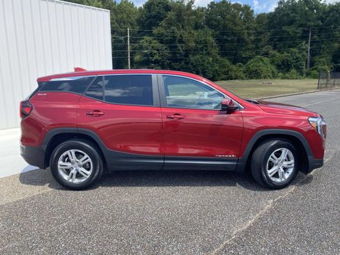 Used 2023 GMC Terrain SLE FWD image 8