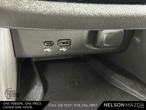 Used 2025 Buick Envista Sport Touring w/ Convenience II Package FWD image 34