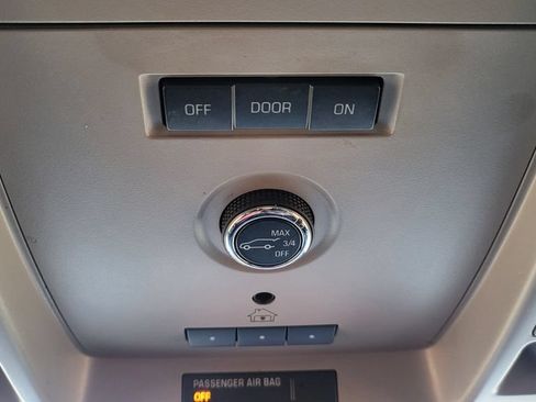 Used 2017 Chevrolet Tahoe Premier AWD/4WD image 42