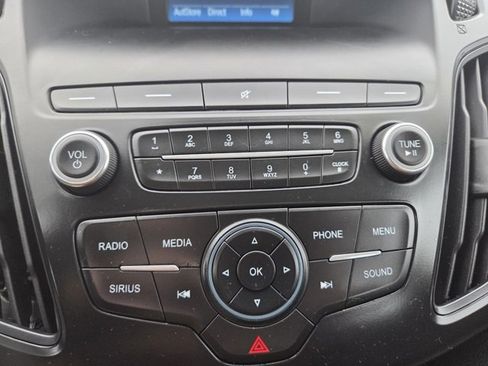 Used 2018 Ford Focus SE w/ Cold Weather Package image 14