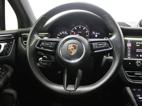 Used 2022 Porsche Macan AWD/4WD image 29