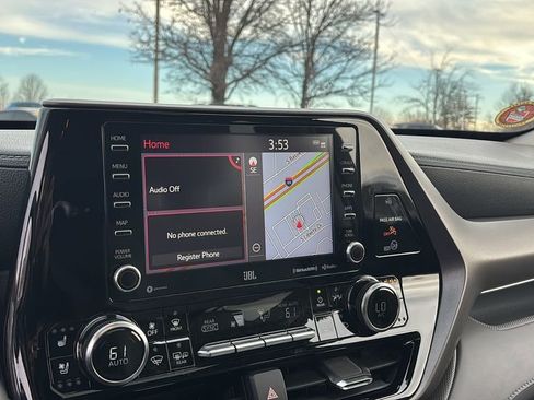 Used 2020 Toyota Highlander Limited image 19