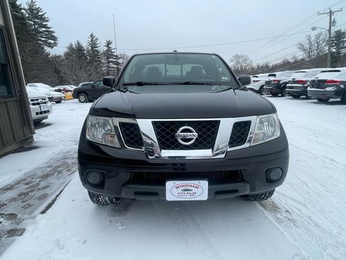 Used 2012 Nissan Frontier SV w/ SV Premium Utility Pkg image 2