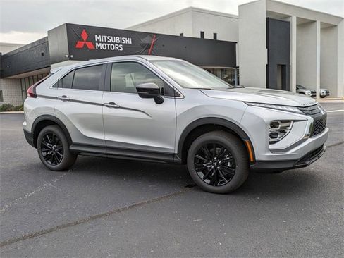 New 2025 Mitsubishi Eclipse Cross LE image 3