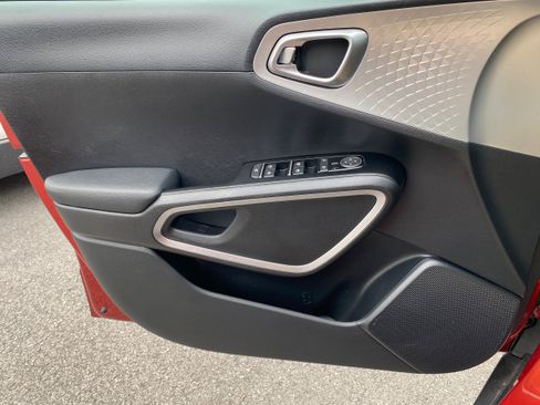 Used 2024 Kia Soul LX w/ Option Group 015 image 6