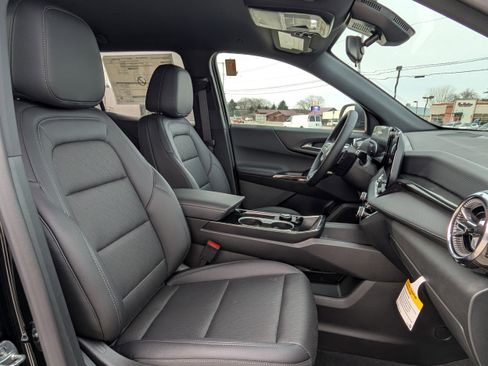 New 2026 Chevrolet Equinox LT w/ Convenience Package II image 9