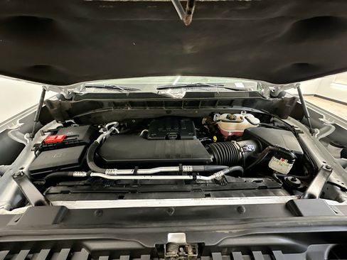 Used 2024 Chevrolet Silverado 1500 LT image 34