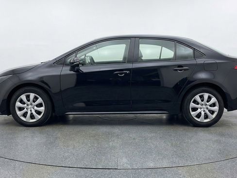 Used 2025 Toyota Corolla LE FWD image 5