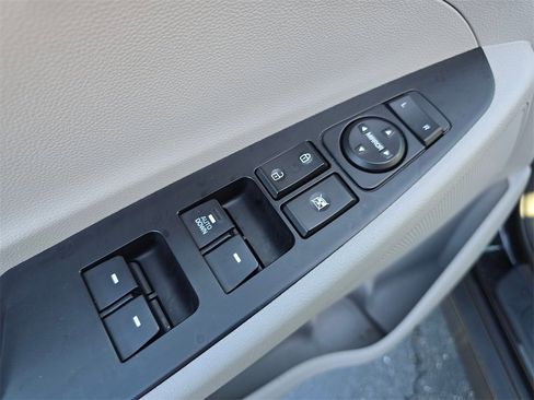 Used 2019 Hyundai Tucson SE image 7