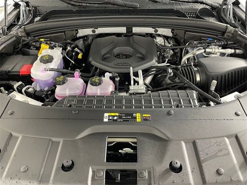 New 2025 Jeep Grand Cherokee Overland w/ Luxury Tech Group IV image 21