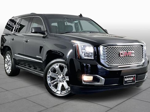 Used 2015 GMC Yukon Denali w/ Premium Package image 2