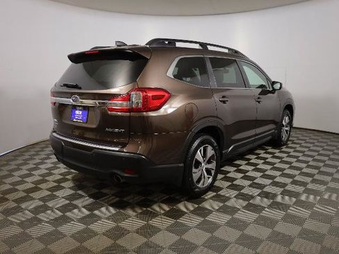 Used 2021 Subaru Ascent Premium w/ Convenience Package AWD/4WD image 4
