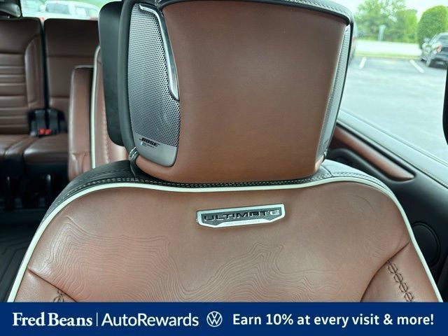 Used 2023 GMC Yukon XL Denali Ultimate AWD/4WD image 32