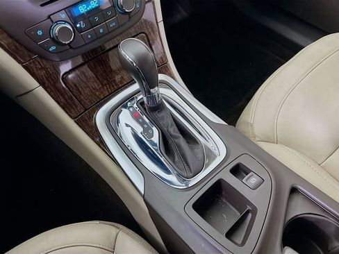 Used 2012 Buick Regal Premium image 21
