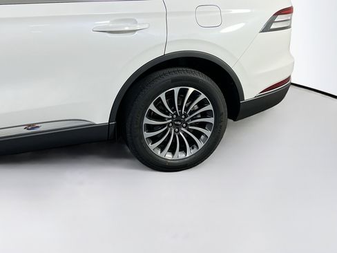 Used 2024 Lincoln Aviator AWD w/ Premium Package image 30