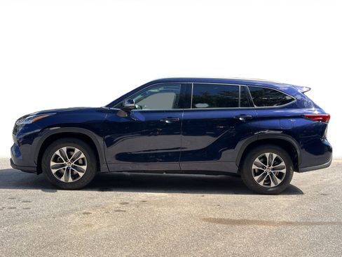 Used 2022 Toyota Highlander XLE image 24